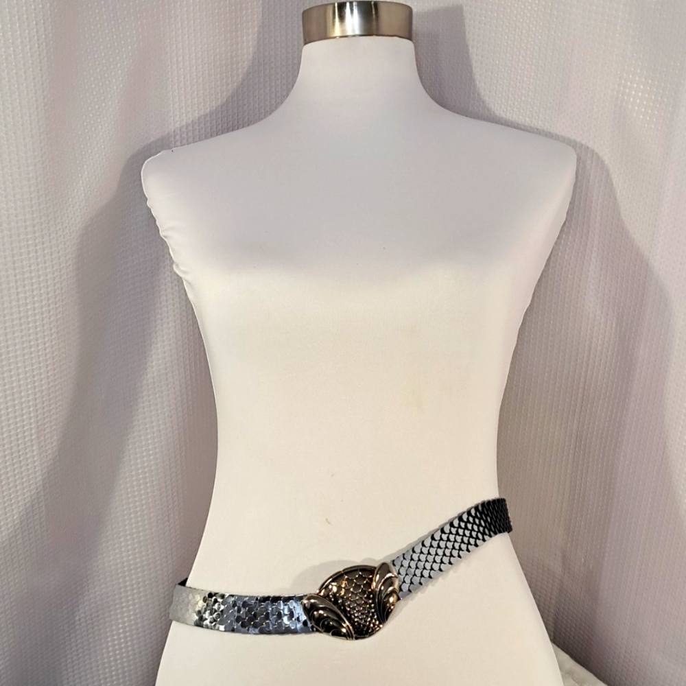 Vintage Shiny Silver Metal Fish Scale Stretchy Belt w/Flower Buckle